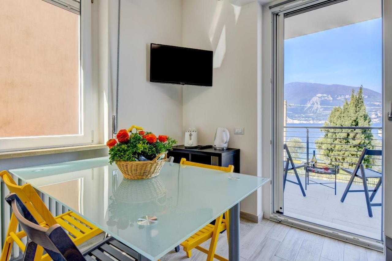 Studio Baldo - Brenzone Holiday Apartments ภายนอก รูปภาพ